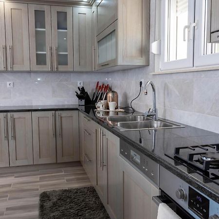 Apartmani Sandra Каштела Екстер'єр фото