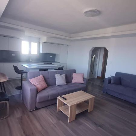 Apartmani Sandra Каштела Екстер'єр фото